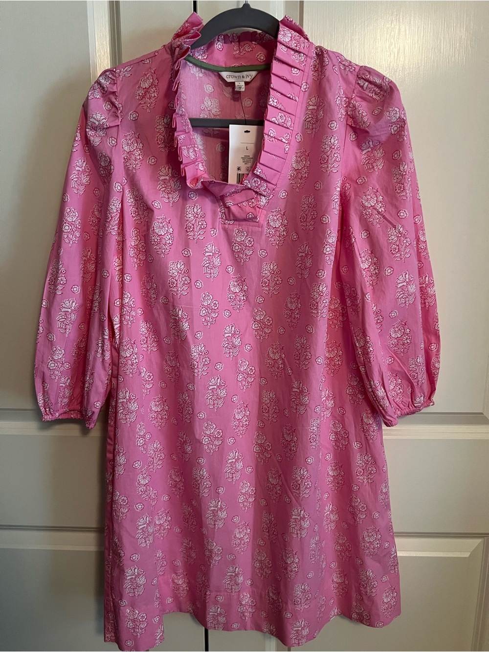 Crown & Ivy women’s Pink Floral Ruffle-Trim Dress